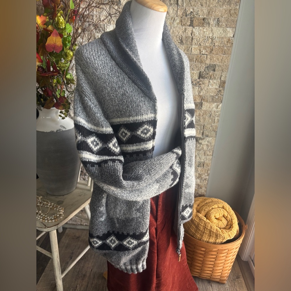 Gray Patterned Men's Cardigan Sweater - Picture 8 of 8